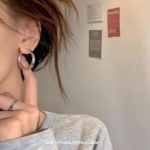 银色素圈耳环小众设计感高级耳圈女耳钉2023年新款 圆圈耳饰 潮爆款