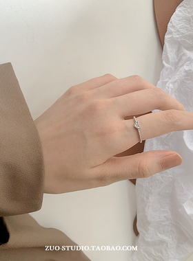 女小众冷淡风微镶锆石戒指