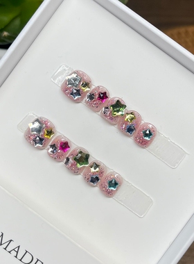 儿童穿戴甲2025新款高级感轻奢美甲贴片短款学生爆闪贴钻假指甲贴