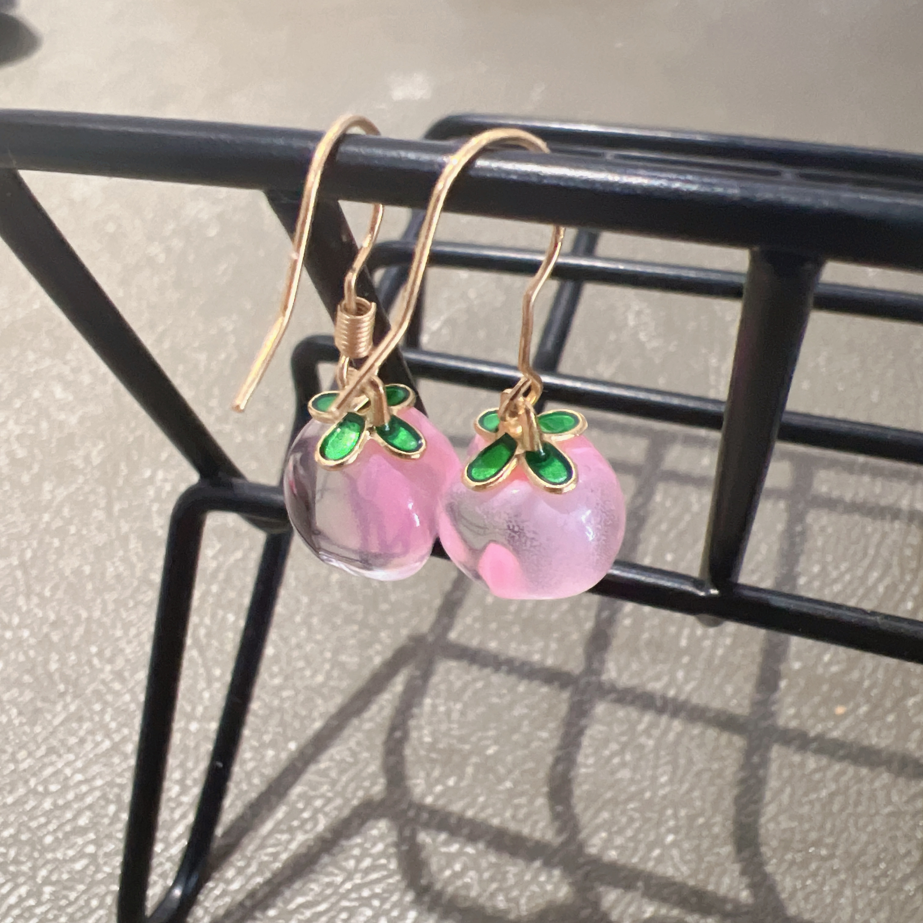 蜜桃少女/原创自制925防过敏耳钉可爱耳坠提溜琉璃粉色小桃子耳饰