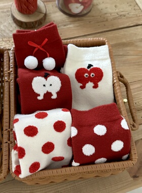 全店满15包邮秋冬天袜子女中筒袜红色系新年袜可爱圆点苹果图案袜