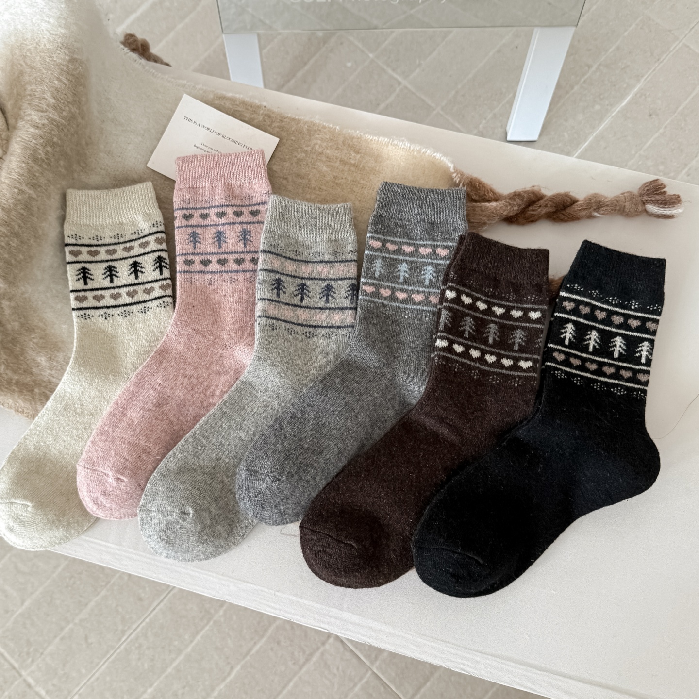 全店满15包邮羊毛袜子女秋冬加厚保暖中筒袜复古民族风潮爱心外穿