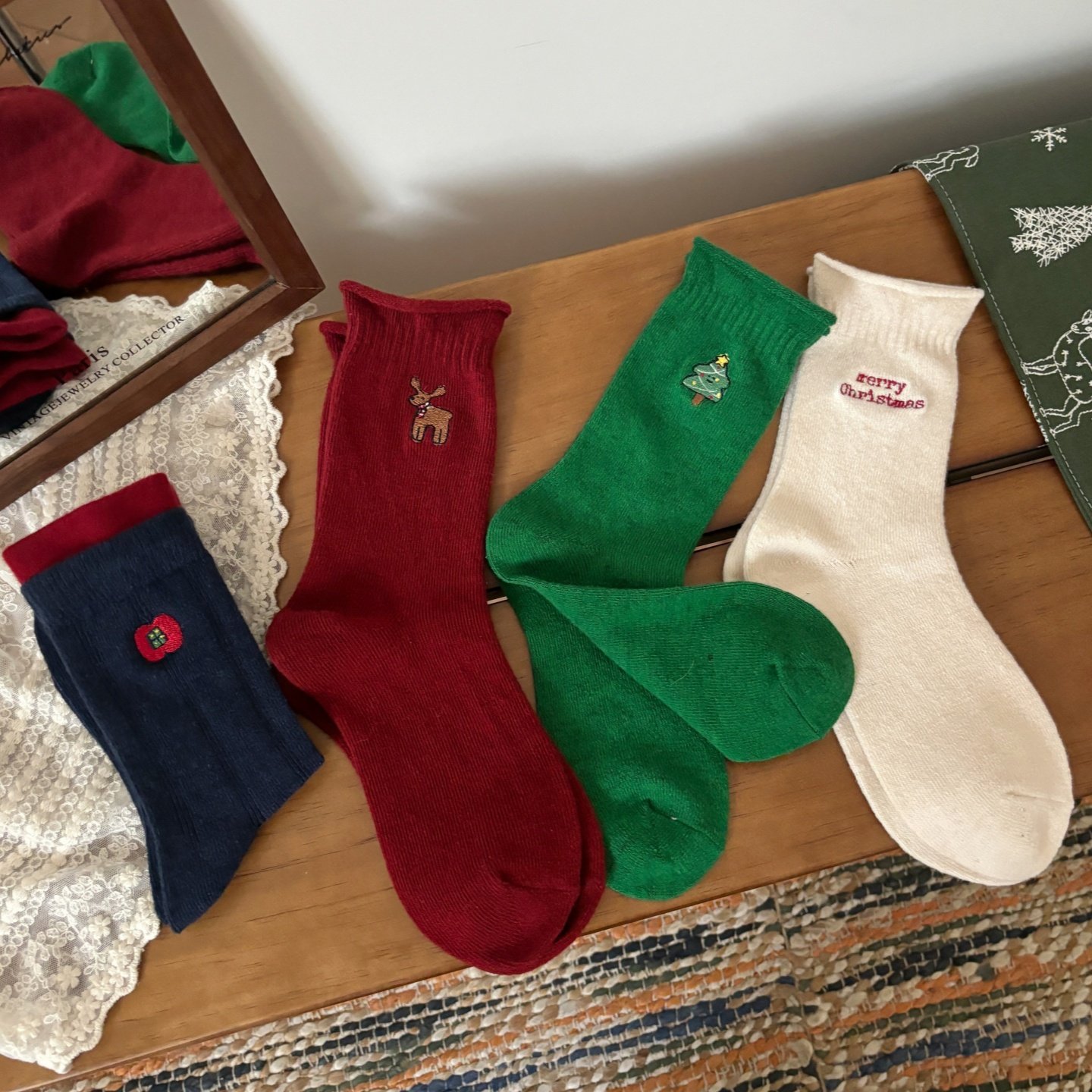 全店满15包邮圣诞袜女中筒袜可爱卡通刺绣红色保暖羊毛袜子女潮,女士内衣/男士内衣/家居服,中筒袜,淘宝优惠券,粉丝福利购,淘宝优惠卷