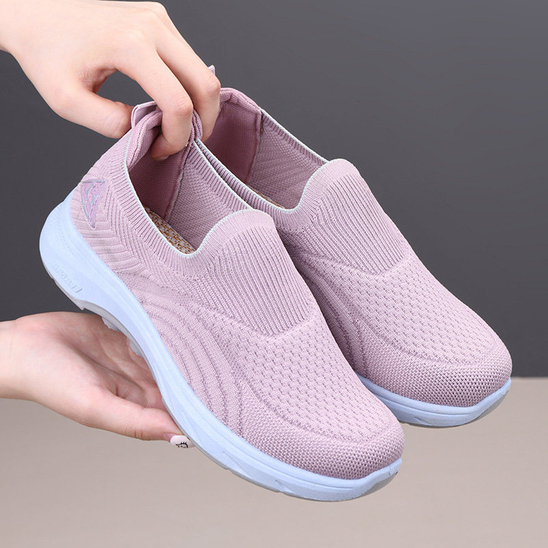 春秋老北京布鞋女新款软底透气妈妈鞋轻便防滑运动鞋飞织女士单鞋