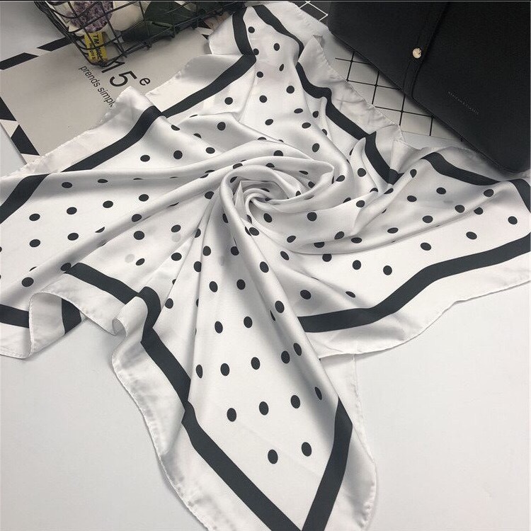 职业装丝巾经典赫本风圆点小方巾70春夏秋季装饰小围巾女百搭领巾
