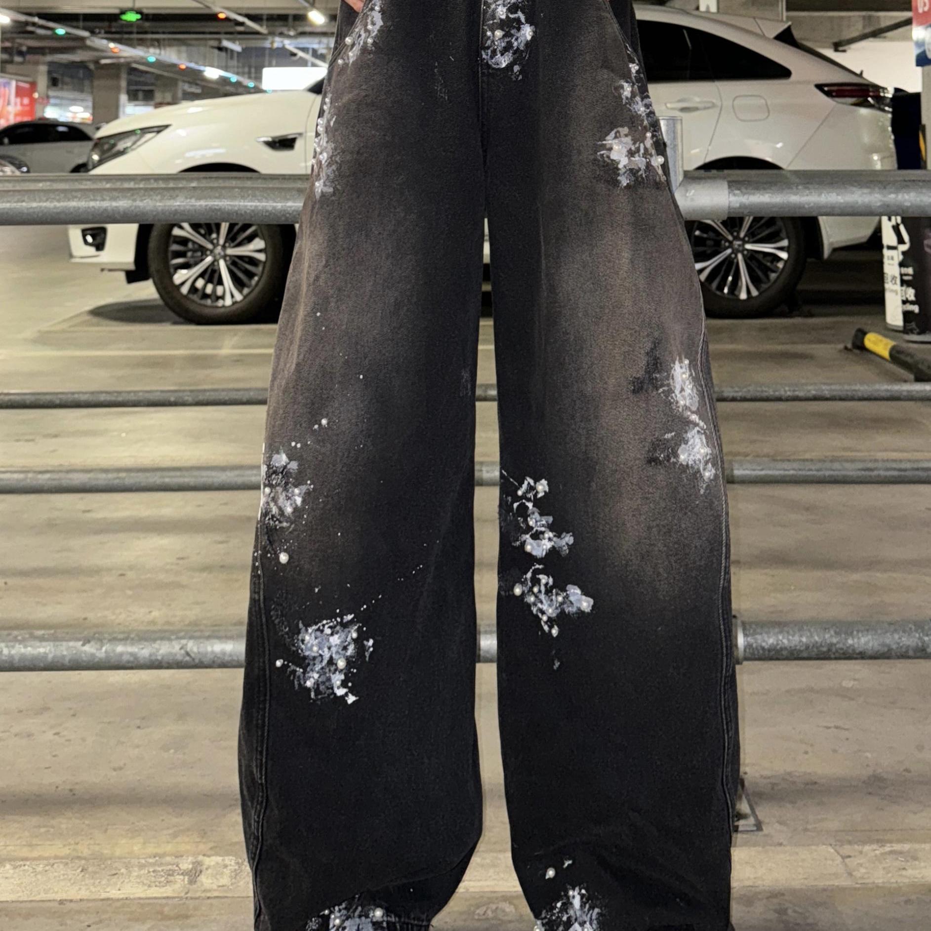 Desaturate 泼墨手缝珍珠点缀年度重磅烟灰牛王弯刀廓形牛仔裤