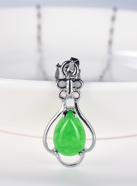 绿色宝石水滴马来玉挂件银项链