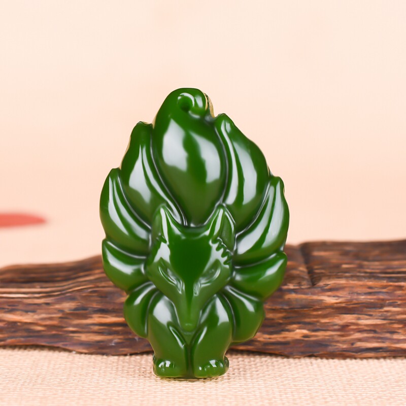 和田玉碧玉九尾狐吊坠菠菜绿狐狸挂件玉石旺桃运玉狐狸玉坠男女款