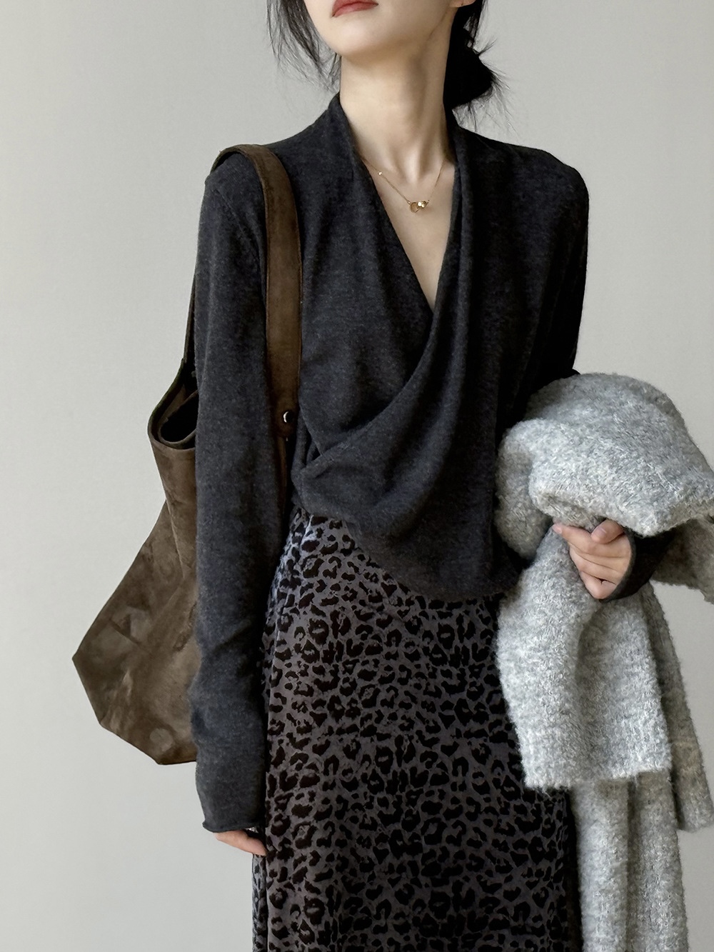 专为哺乳设计  秋冬外出时尚哺乳喂奶宽松显瘦上衣针织衫月子服