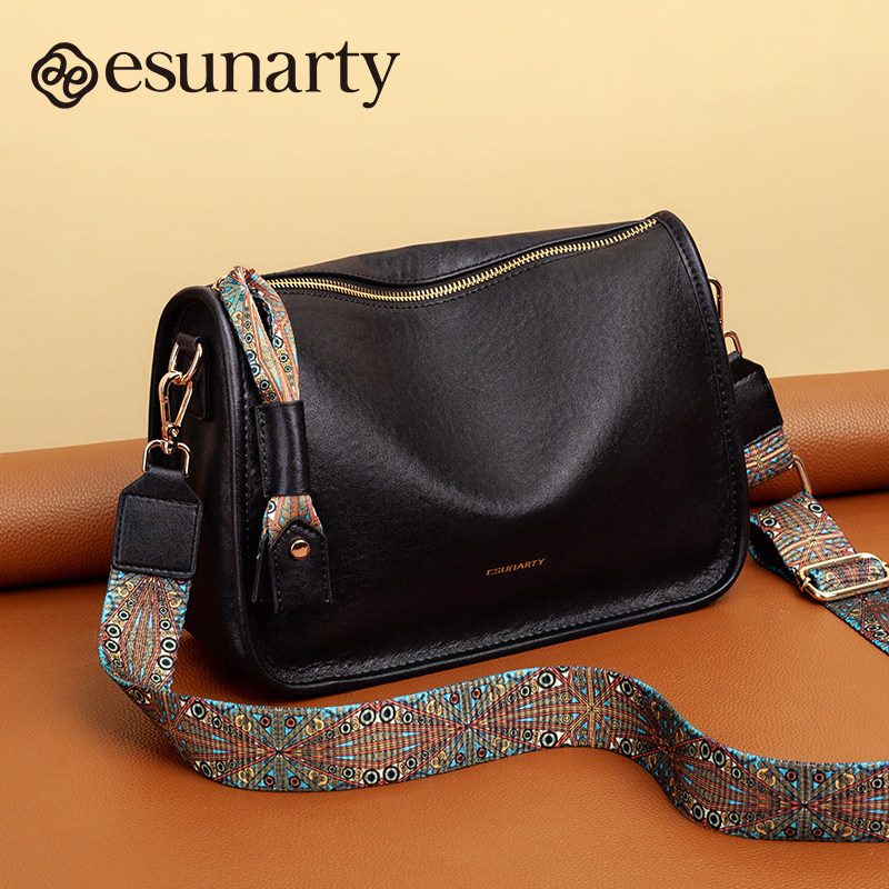 真皮女式斜挎包女款2025新款大容量牛皮宽肩带枕头包波士顿单肩包,箱包皮具/热销女包/男包,通用款女包,淘宝优惠券,粉丝福利购,淘宝优惠卷