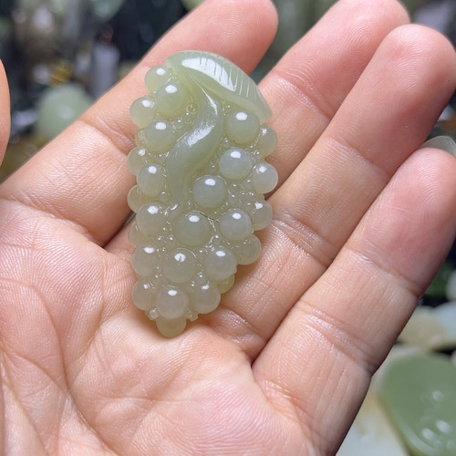 青白玉葡萄挂件