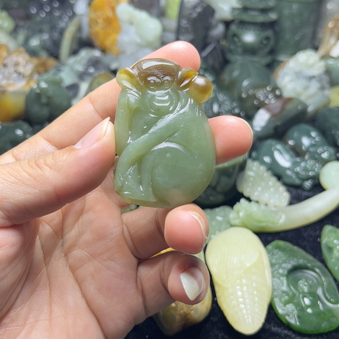 糖青花猴子献寿挂件颈饰