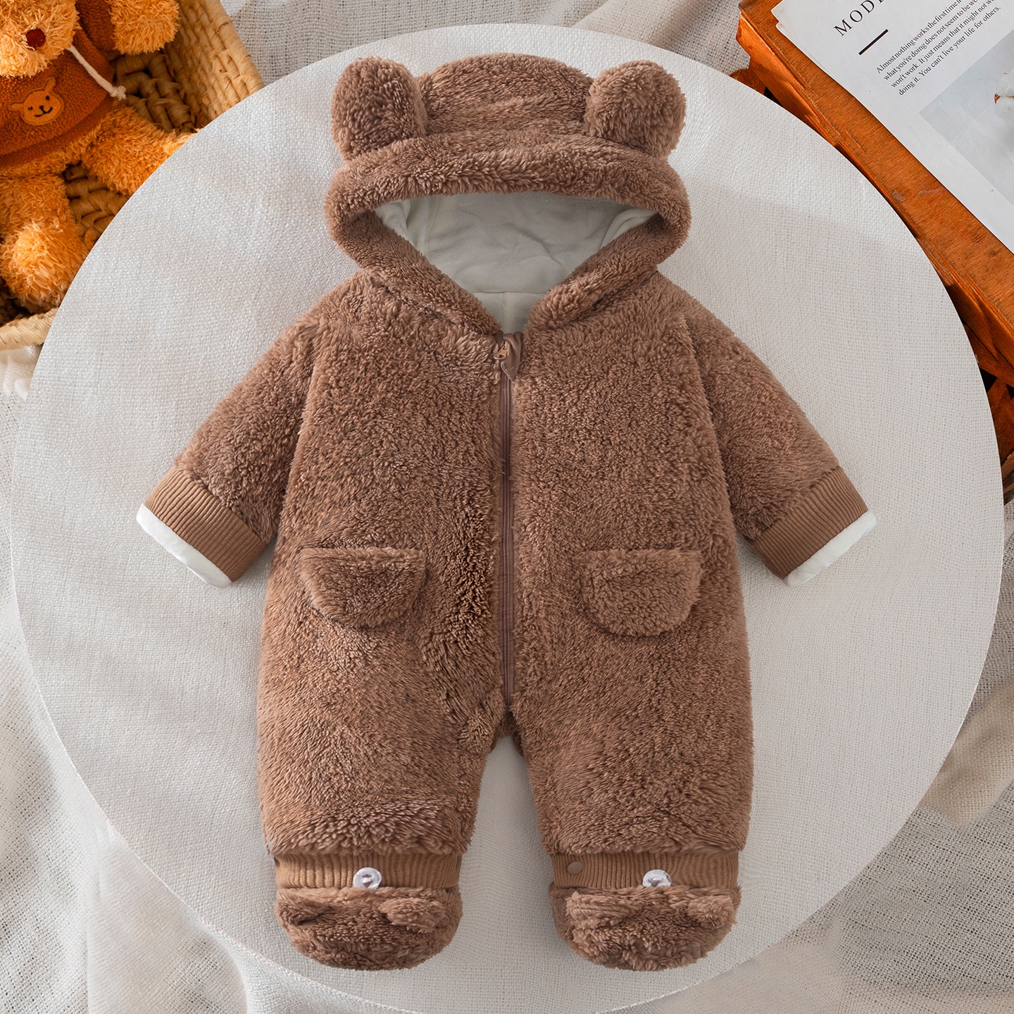 婴儿加厚毛绒连体衣带帽冬季男宝宝衣服男童洋气外套冬款包脚棉服