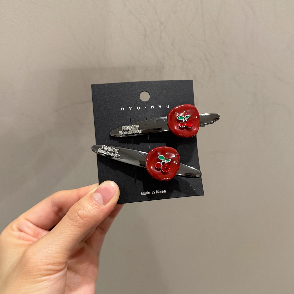 韩版 安吉拉红高级感金属樱桃发夹鸭嘴夹冷淡风简约气质百搭边夹