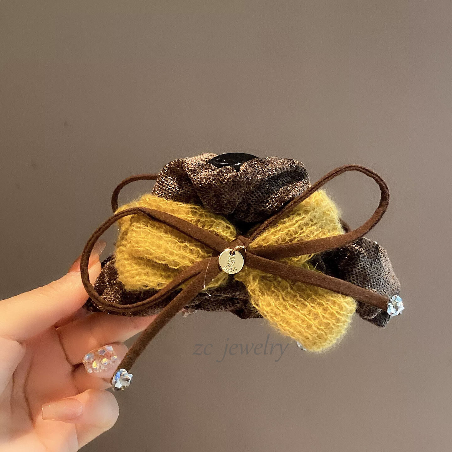 秋冬毛线撞色蝴蝶结抓夹女2025新款高级感发夹后脑勺气质鲨鱼夹