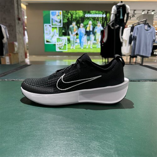NIKE耐克男跑步鞋轻便透气