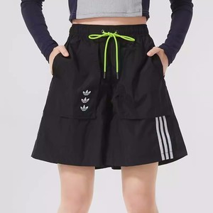 Adidas/阿迪达斯三叶草运动裤女子夏季休闲服训练梭织短裤 HA4711