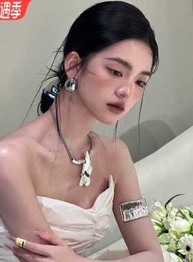 康康造型新娘项链耳环轻奢小众高级感颈链锁骨链晚礼服晨袍耳饰品