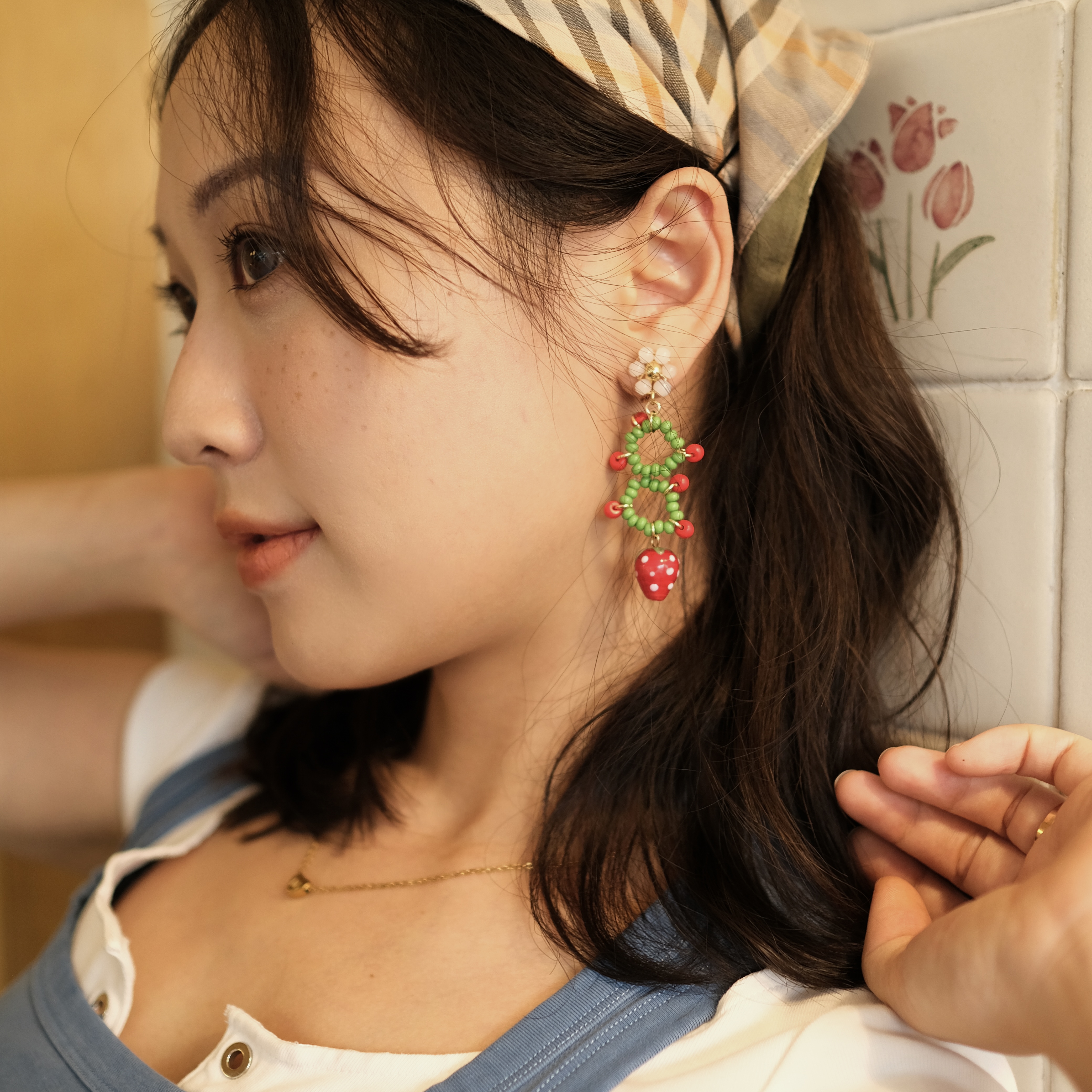 BOMBCACA草莓园手工琉璃耳环