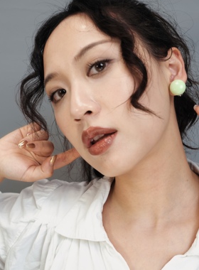 BOMBCACA薄荷曼妥思 原创奶绿色圆形清新感日常百搭小巧耳环耳夹