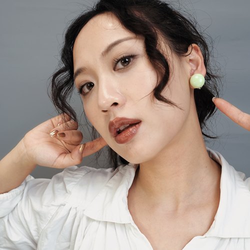 BOMBCACA薄荷曼妥思 原创奶绿色圆形清新感日常百搭小巧耳环耳夹