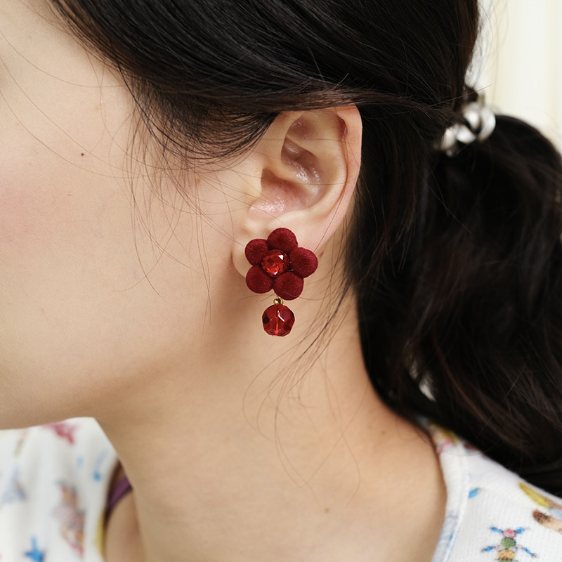 BOMBCACA童话小镇系列 丝绒花花 新年毛绒绒可爱简约小花耳环耳夹,饰品/流行首饰/时尚饰品新,耳环,淘宝优惠券,粉丝福利购,淘宝优惠卷