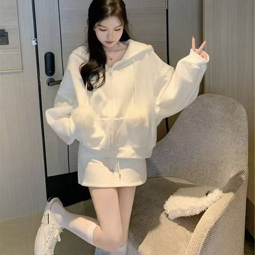 秋季毛球时尚套装裙两件套