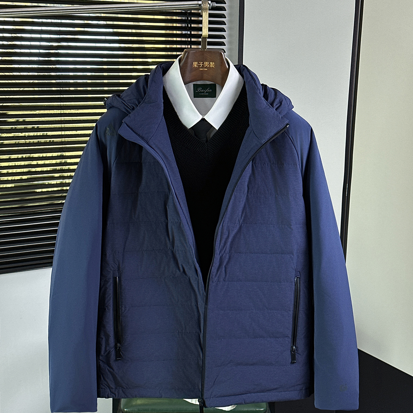 机场专柜品牌撤柜男装短款羽绒服