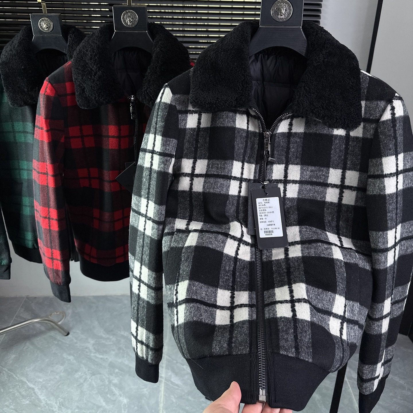 品牌货断码亏本甩货了