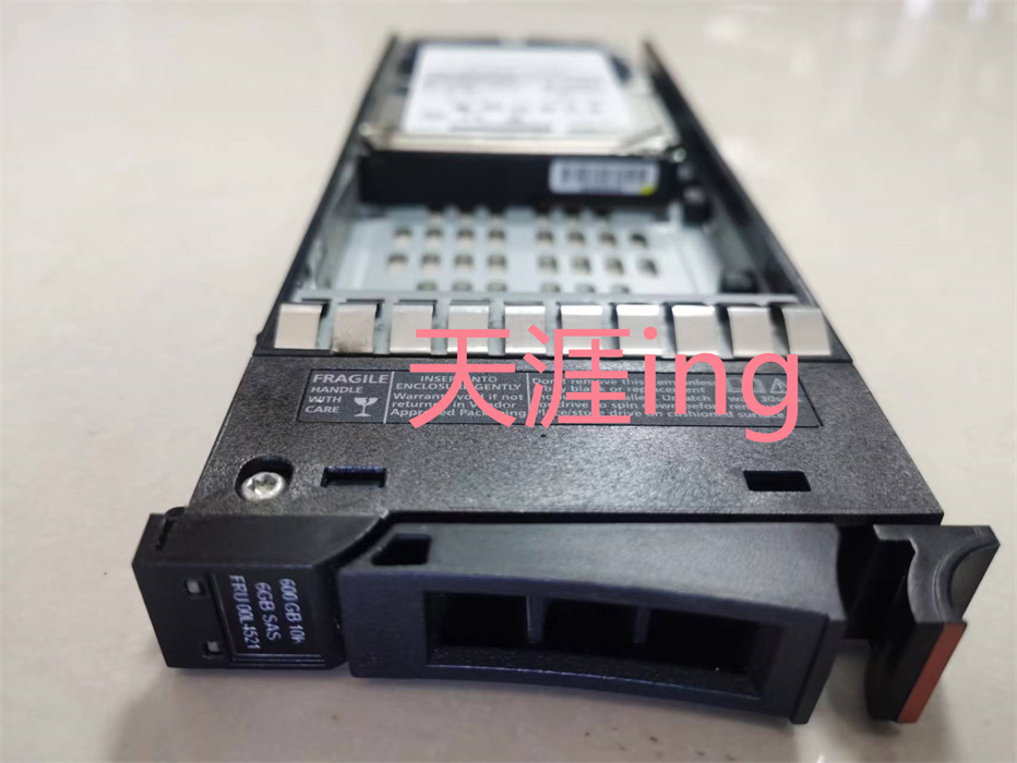 IBM V7000存储硬盘 600G 10K 2.5 SAS 00L4521 85Y5864 00Y2683