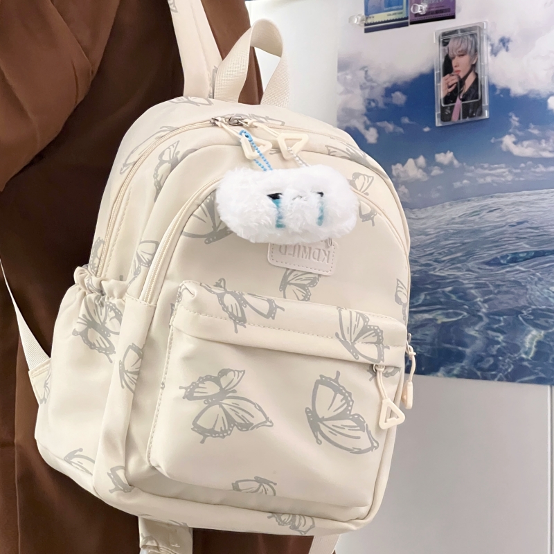 我的蝴蝶小书包又被夸可爱