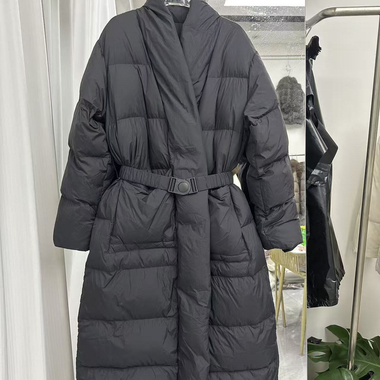 气质长款过膝羽绒服女2025年冬新款韩版收腰系带加厚保暖大衣外套