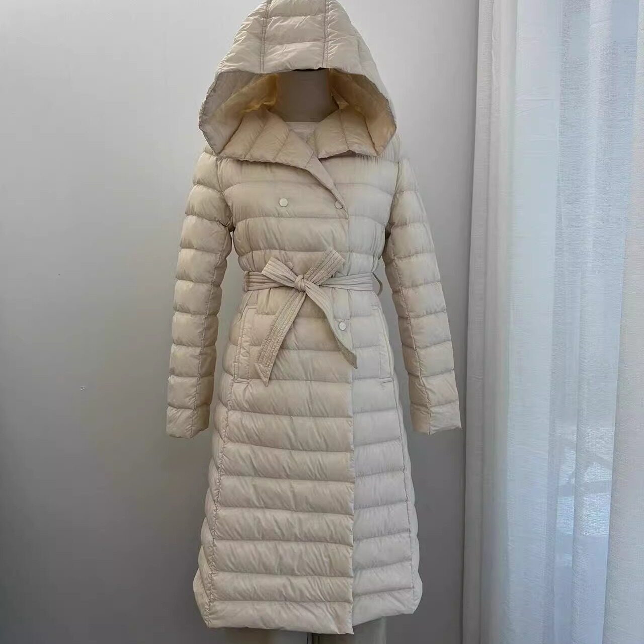 爆款中长款连帽轻薄显瘦女羽绒服