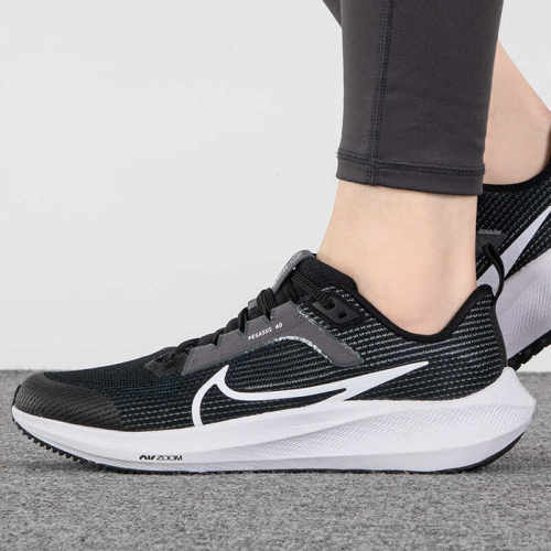 跑步鞋NIKE透气舒适女大童