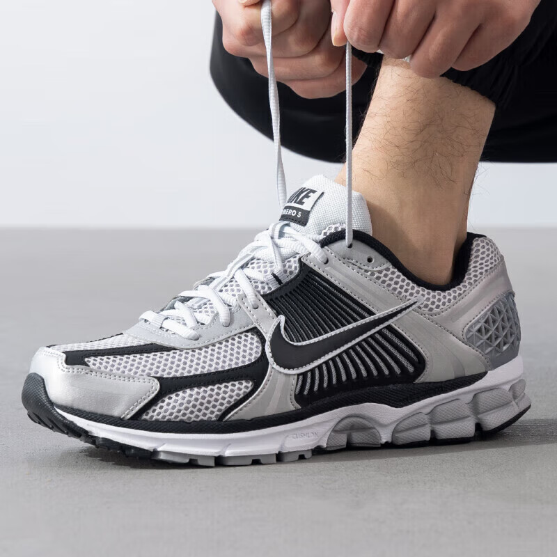 Nike/耐克男子跑步鞋透气