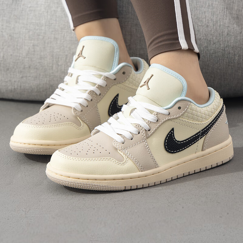 Nike/耐克女子经典休闲运动板鞋