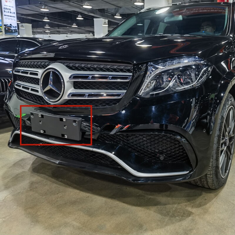 奔驰GLS63牌照板贴合原车前杠