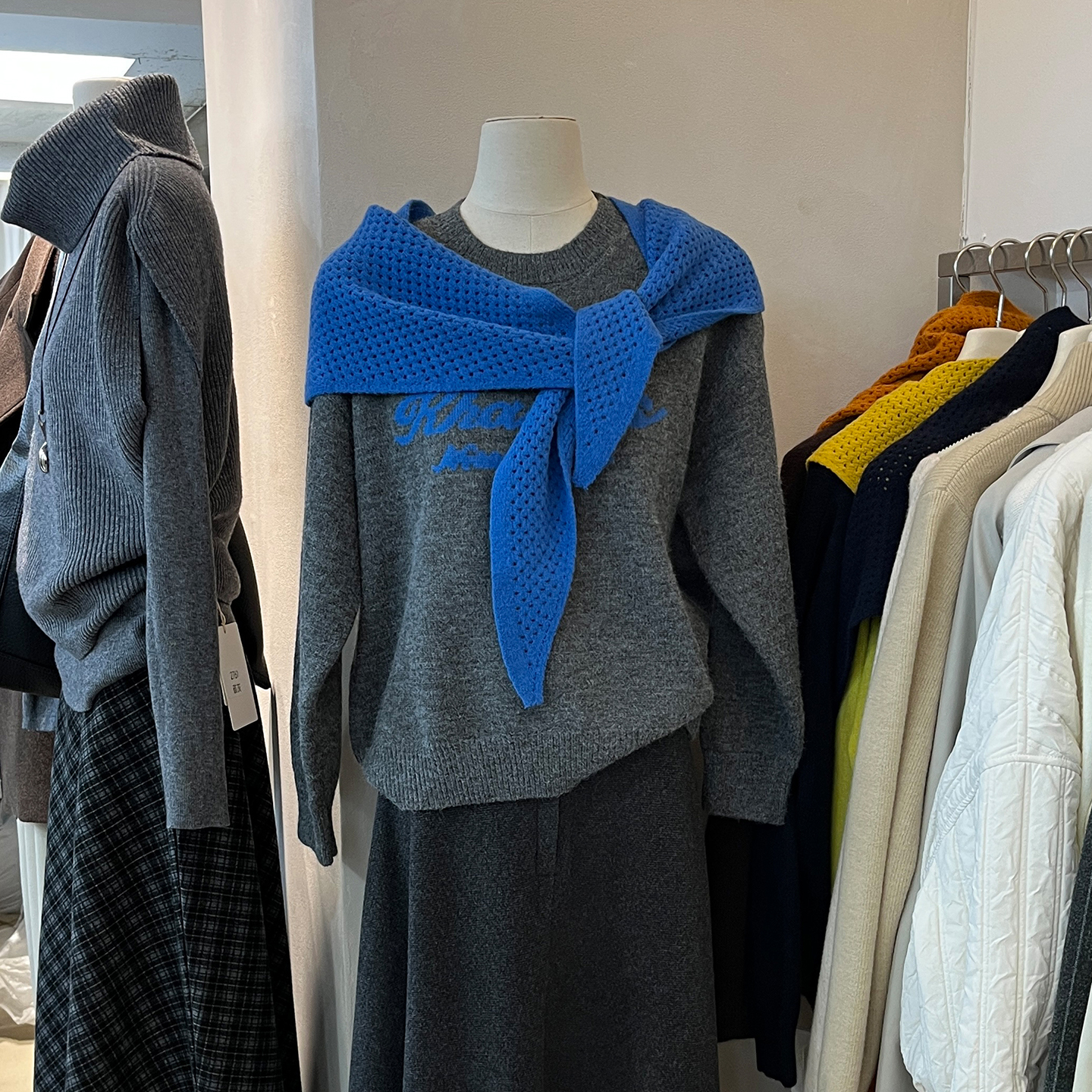 设计感披肩毛衣女时尚字母针织衫