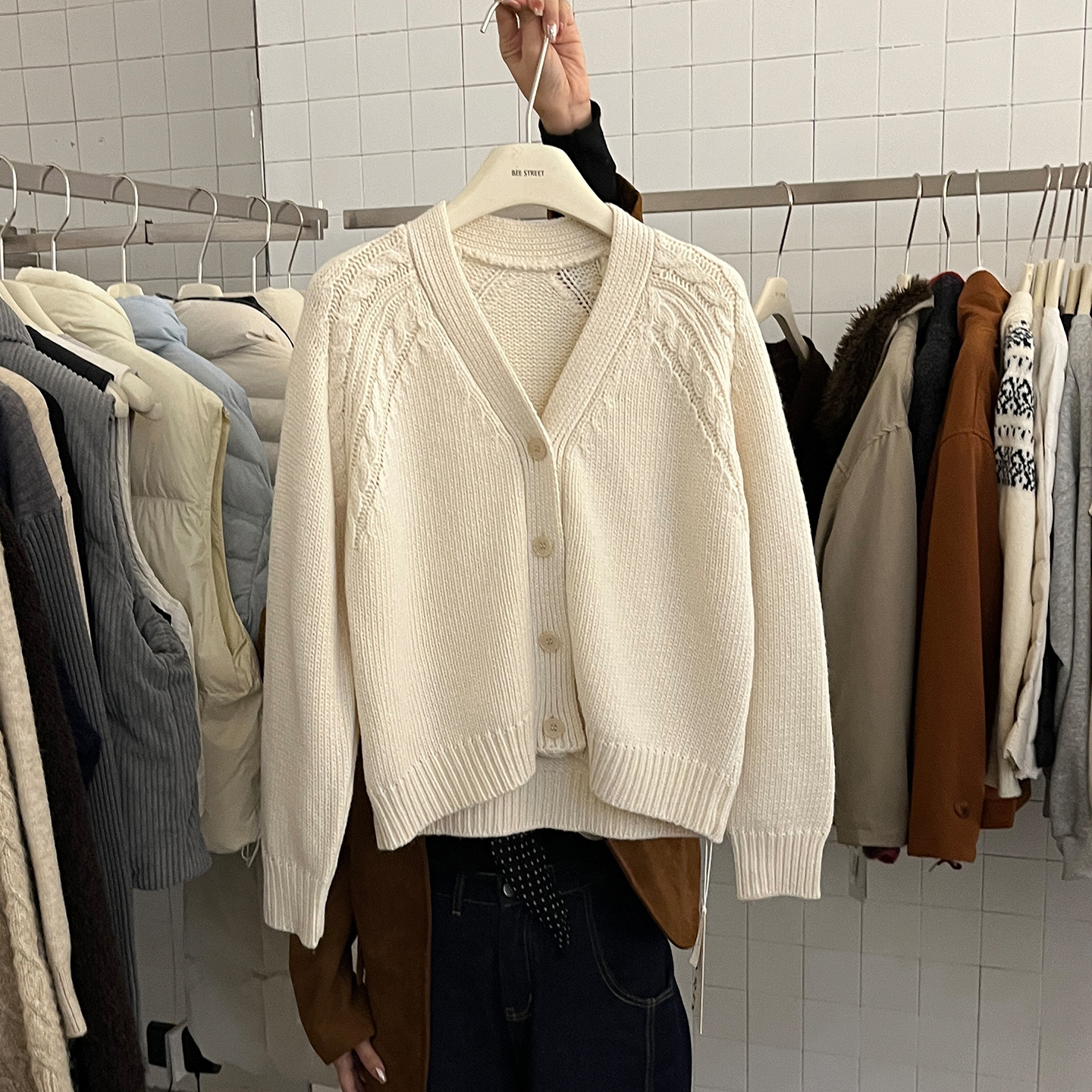 宽松短款V领毛衣开衫外套