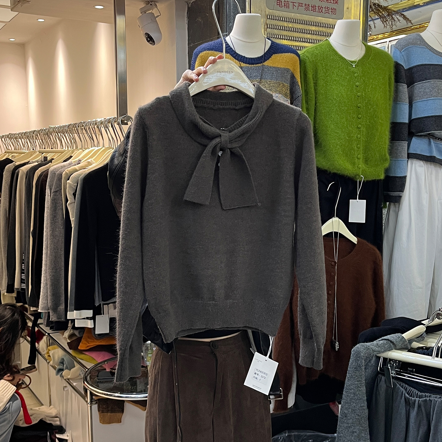 YUNOOES韩国东大门女装2025新款蝴蝶结飘带毛衣设计感宽松针织衫