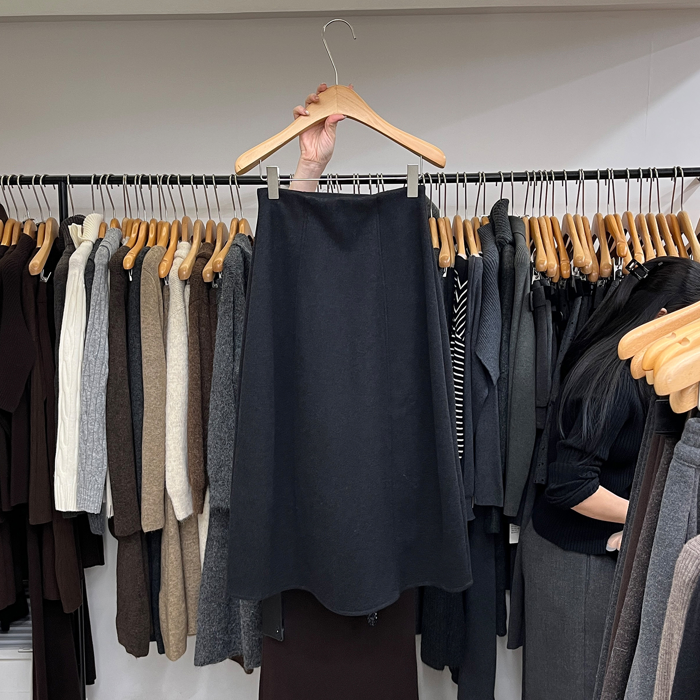 高腰纯色中长款磨毛半身裙