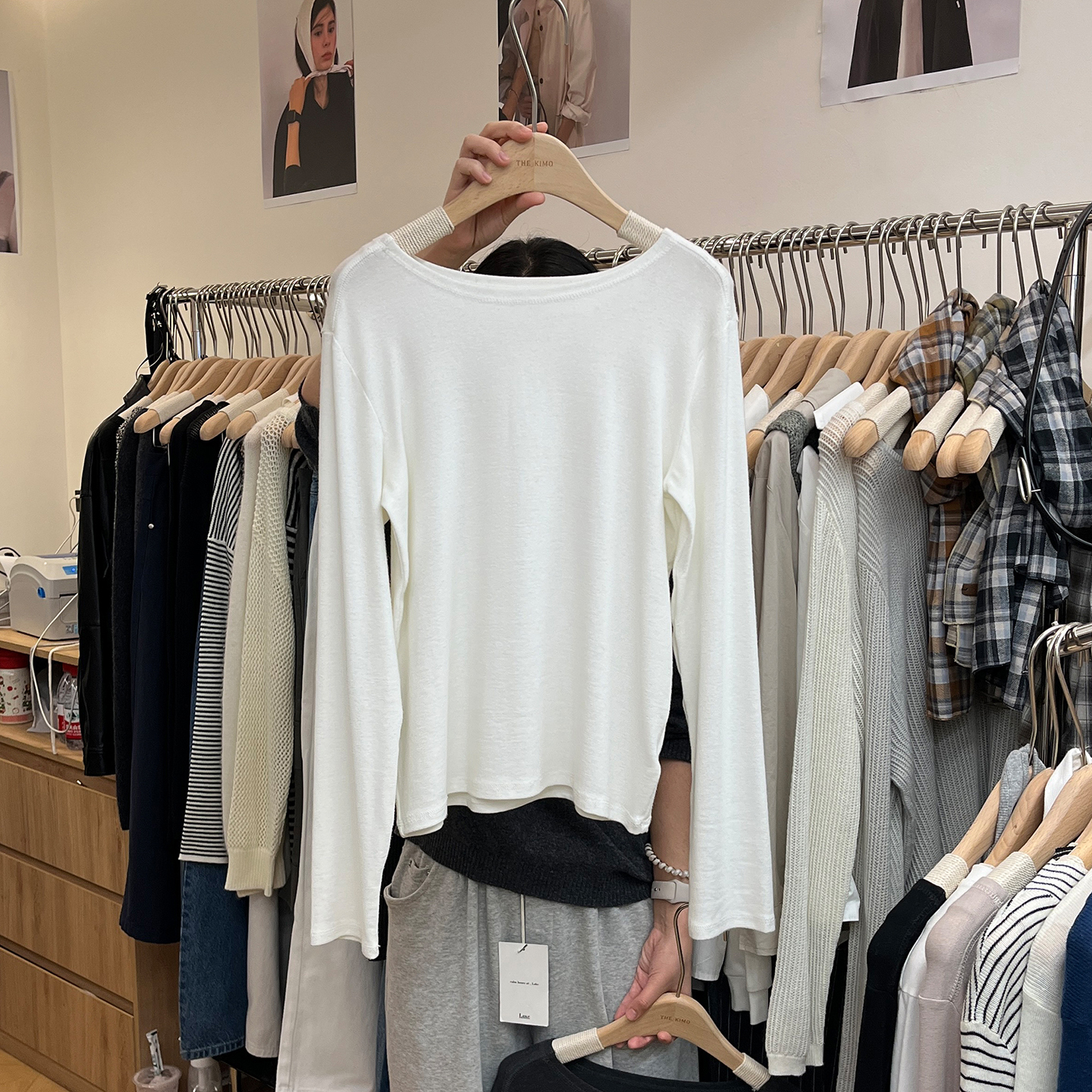 宽松显瘦纯色圆领长袖T