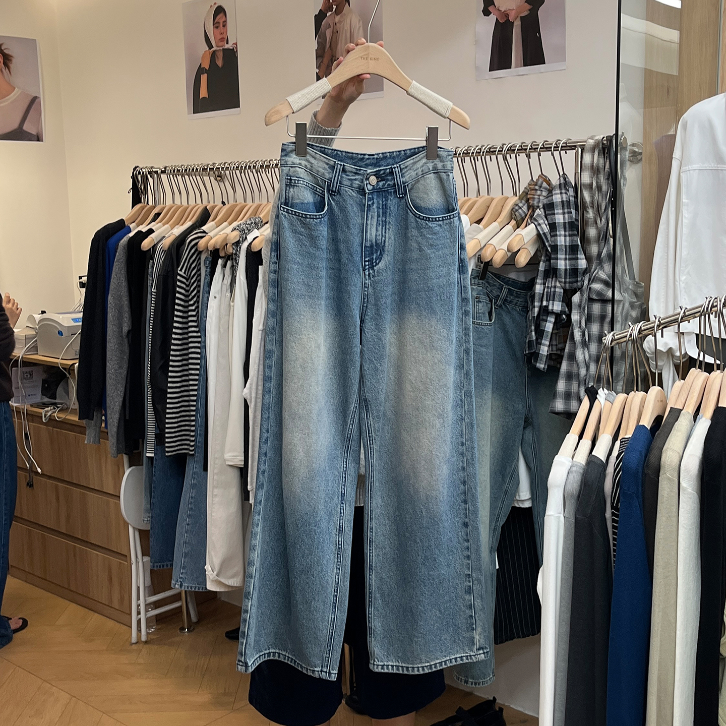 流行风格高腰长裤阔腿牛仔裤