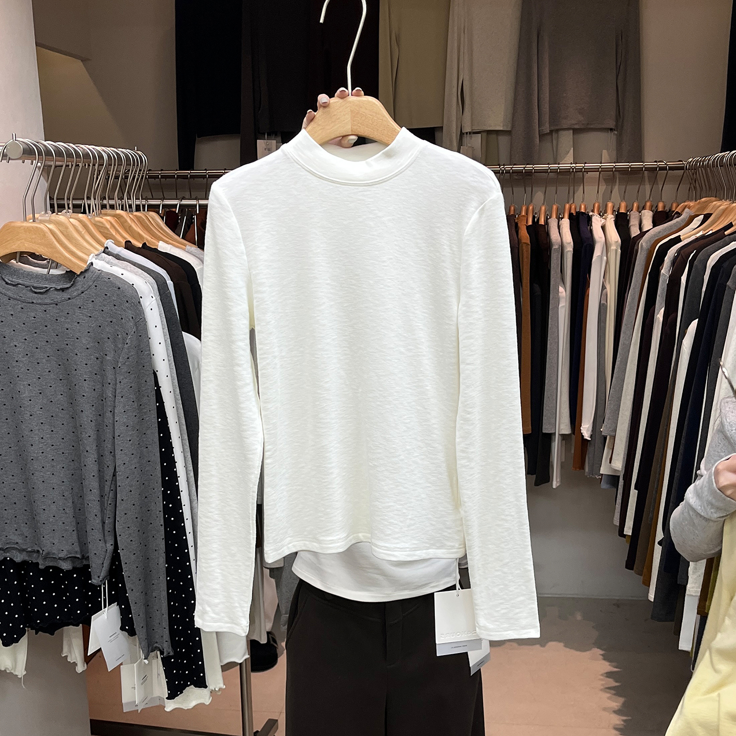 纯色正肩半高领打底衫女加绒