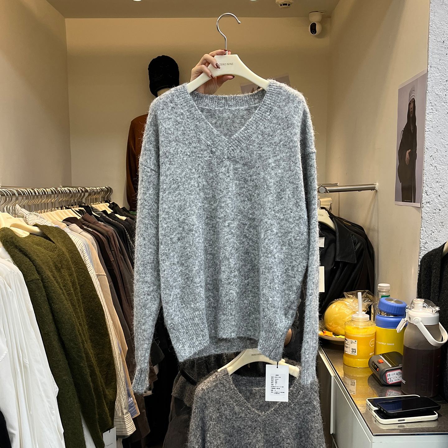 v领灰色针织衫女百搭宽松毛衣冬