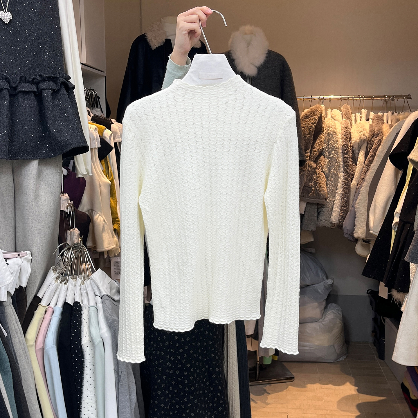 纯色波浪边小高领针织打底衫女