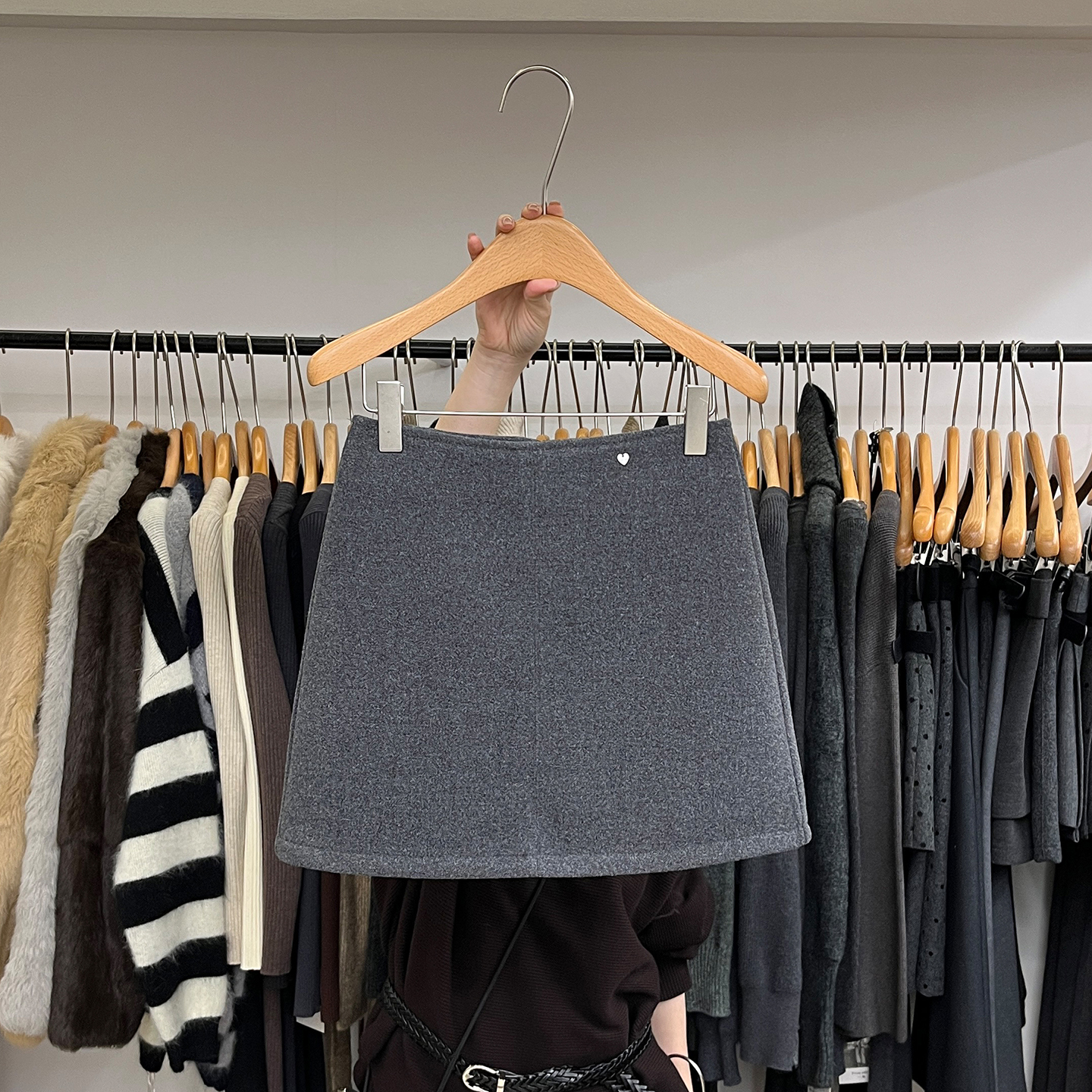 纯色A字半身裙高腰呢子短裙