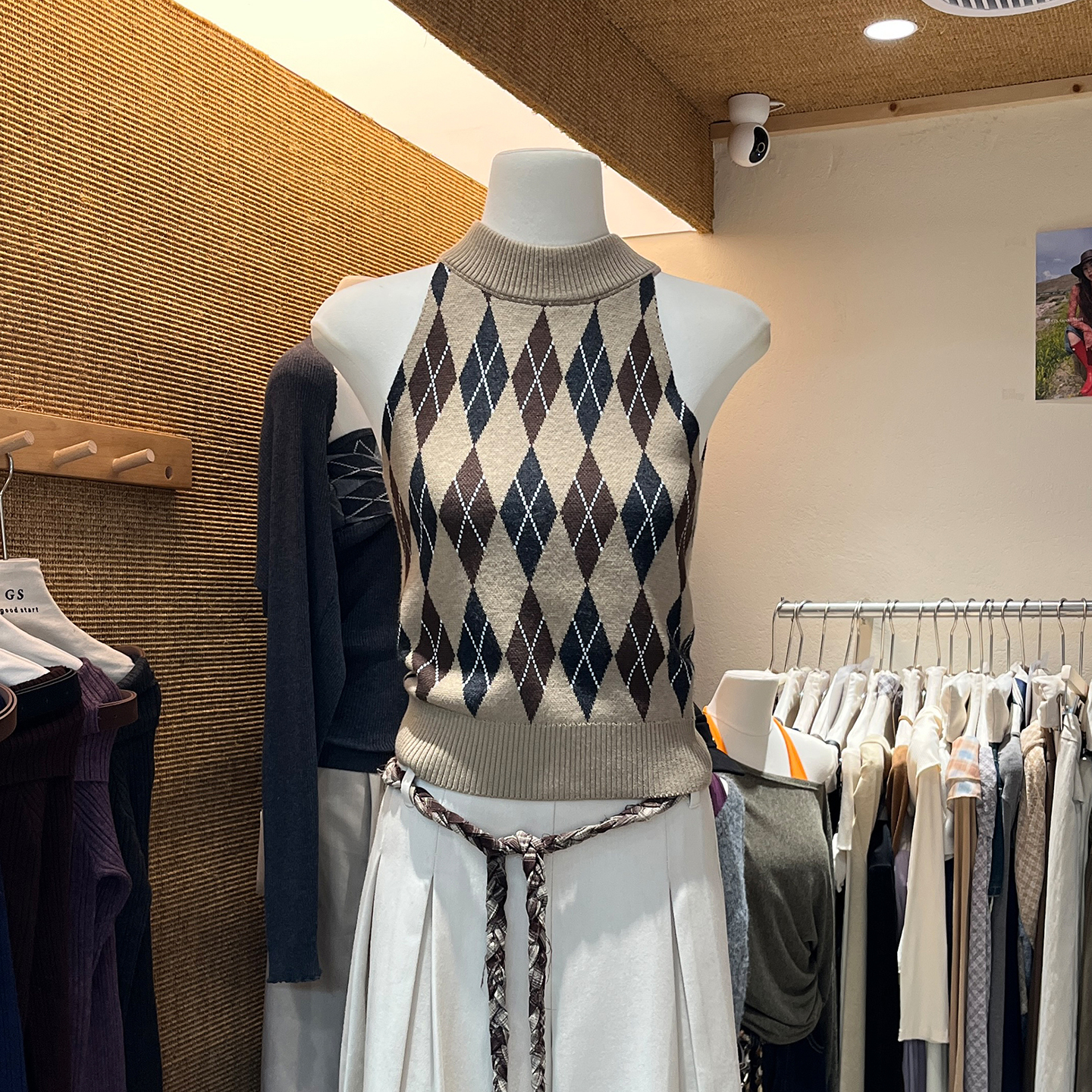 修身短款菱形格毛衣背心女