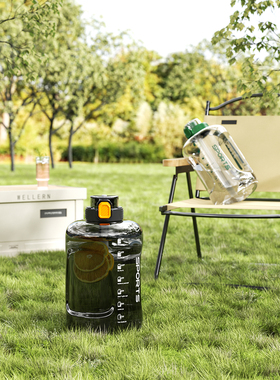 617-C4D模型草地水壶露营源文件OC渲染三维素材家用品工程