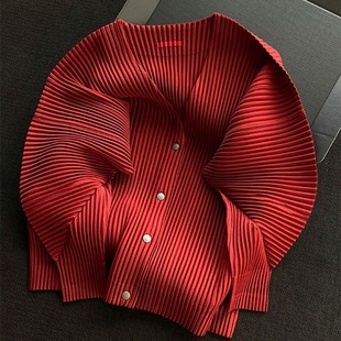 2025秋冬新款 三宅褶皱上衣一生 紫色宽松小众开衫暗扣短外套女潮